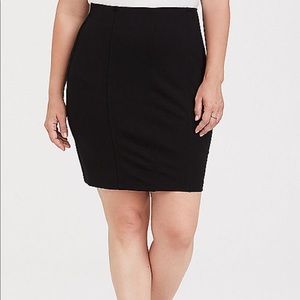 Torrid black premium pointe mini skirt